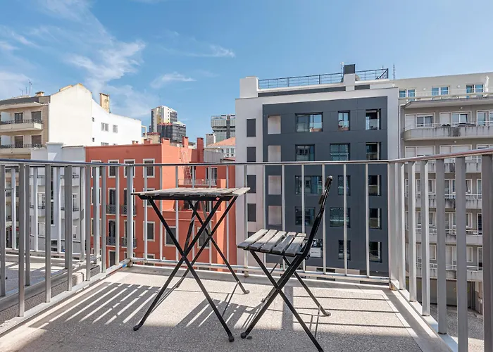 Houze Spacious Near Marques De Pombal Apartment *